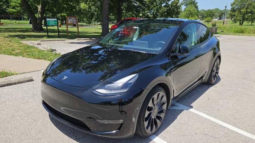 TESLA MODEL Y 2021 5YJYGDEF0MF258304 image